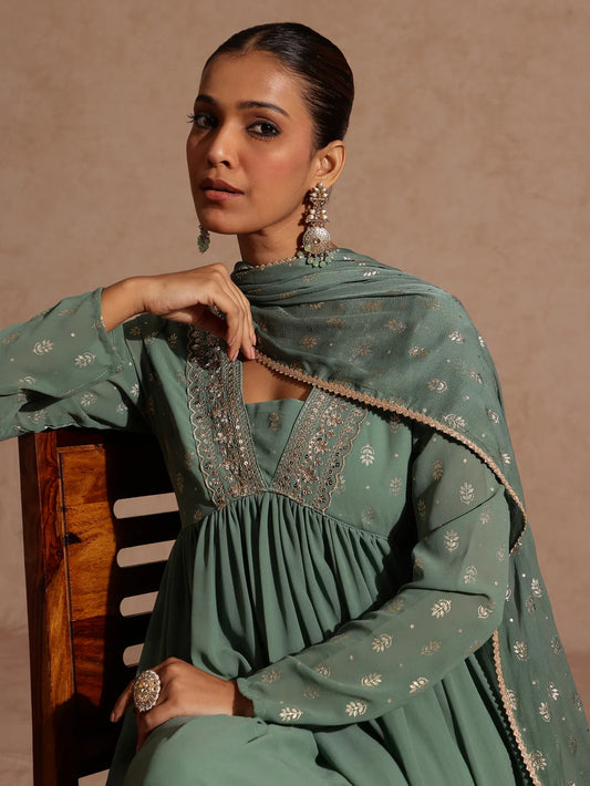 Cyenora Women's Sage Green Georgette Embellished Foil Printed Gathered Kurta With Dupatta Set